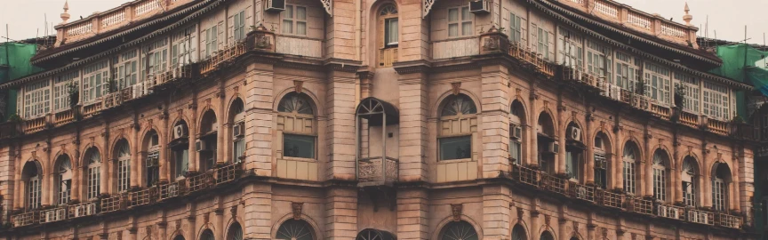 Ballard Estate. Güney Mumbai'nin iş bölgesinde gizlenmiş sömürge cazibesi.